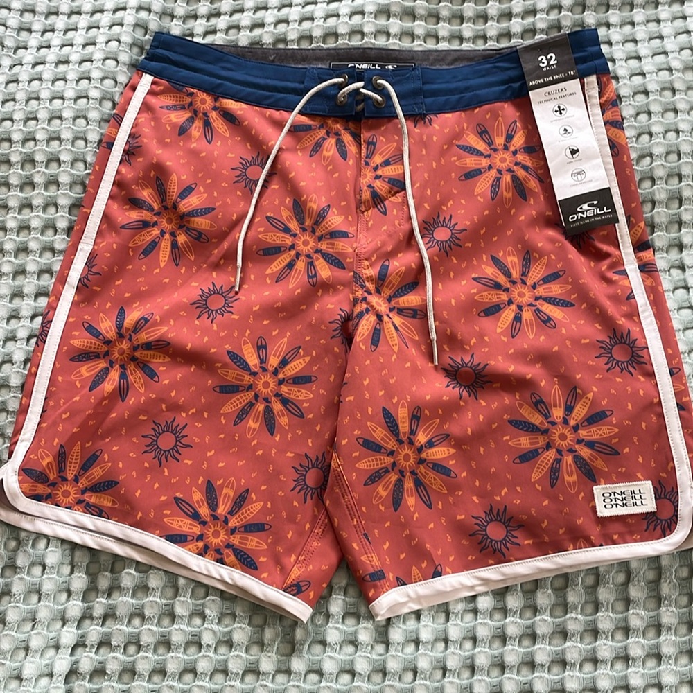 ✨O'Neil Cruzers 18" Size 32 NWT Boardies✨